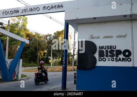 Eingang zum Colônia Juliano Moreira, wo sich das Museum für zeitgenössische Kunst Bispo do Rosário befindet Stockfoto