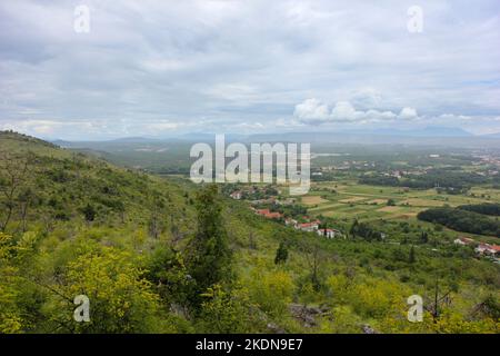 Blick vom Berg Križevac in Medjugorje, Bosnien und Herzegowina. Stockfoto