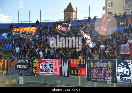 Arena Garibaldi, Pisa, Italien, 05. November 2022, Fans von Cosenza beim Spiel AC Pisa gegen Cosenza Calcio - Italienischer Fußball Serie B Stockfoto