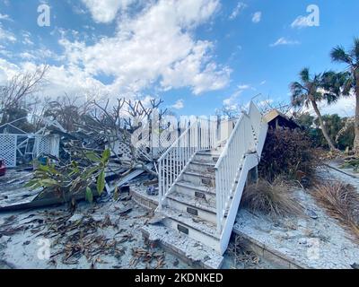 Sanibel Island, FL, USA--10/06/2022--- die Gebiete auf Sanibel Island sind nach dem Unkeul Ian verstreut. Jocelyn Augustino/FEMA Stockfoto