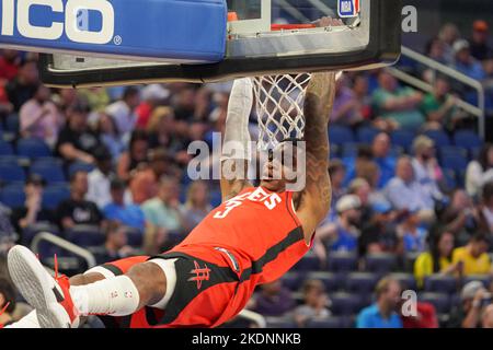 Orlando, Florida, USA, 7. November 2022, Houston Rockets Shooting Guard Kevin Porter Jr. #3 Aufwärmen vor dem Spiel im Amway Center. (Foto: Marty Jean-Louis) Stockfoto