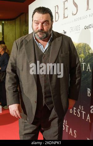 Madrid, Spanien. 07.. November 2022. Denis Ménochet nimmt an der Premiere des Films 'AS BESTAS' im Verdi-Kino in Madrid Teil. (Foto: Atilano Garcia/SOPA Images/Sipa USA) Quelle: SIPA USA/Alamy Live News Stockfoto