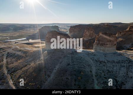 Luftaufnahme der Pilot Butte Wild Horse Scenic Loop auf dem Highway 80 in Wyoming Stockfoto