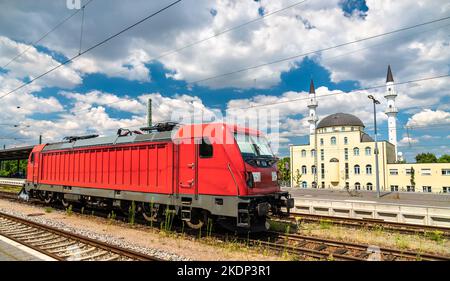 Elektrische Güterlokomotiven am Bahnhof Kehl in Baden-Württemberg, Deutschland Stockfoto
