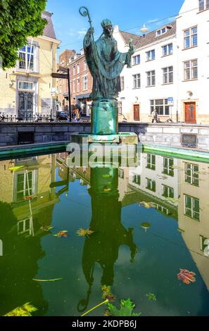 Maastricht, Niederlande, Sint-Servaasfontein im Nordportal der Basilika Saint-Servatius Stockfoto