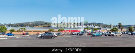 BELLVILLE, SÜDAFRIKA - SEP 13, 2022: Panorama des Tyger Valley Shopping Centers in Bellville im metropolitanischen Gebiet von Kapstadt. Stockfoto