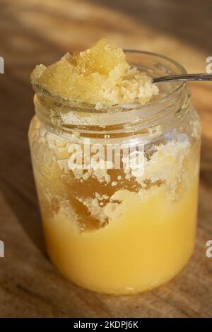 Glas aus hausgemachten Honig Stockfoto