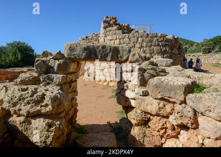 Blick auf die archäologische Stätte von Palmavera auf Sardinien in Italien Stockfoto