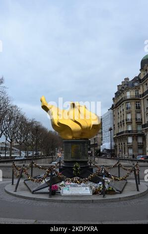 Paris, Frankreich 03.22.2017: Panoramablick auf die Flamme der Freiheit Stockfoto