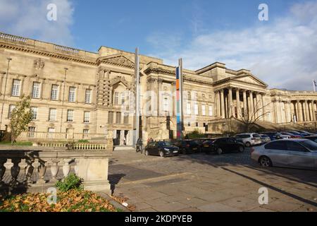 Das World Museum in der William Brown Street im Zentrum von Liverpool wurde 1860 eröffnet und ist eines der ältesten Museen der Stadt. Stockfoto