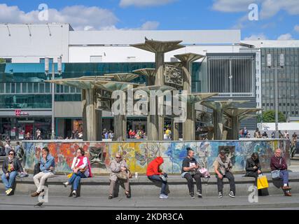 Brunnen der Völkerfreundschaft, Alexanderplatz, Mitte, Berlin, Deutschland Stockfoto