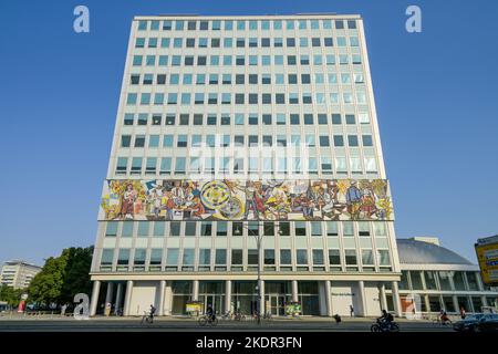 Haus des Lehrers, Otto-Braun-Straße, Mitte, Berlin, Deutschland Stockfoto