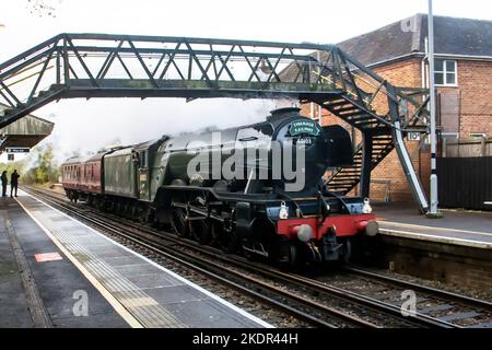 Flying Scotsman, der am 2022. November von Swanage zur East Lancs Railway durchfährt Stockfoto