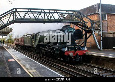 Flying Scotsman, der am 2022. November von Swanage zur East Lancs Railway durchfährt Stockfoto