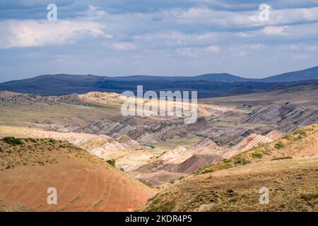 Halbiert Landschaft in der Umgebung von David Gareja Kloster Komplex in Kacheti Region von Ost-Georgien Stockfoto