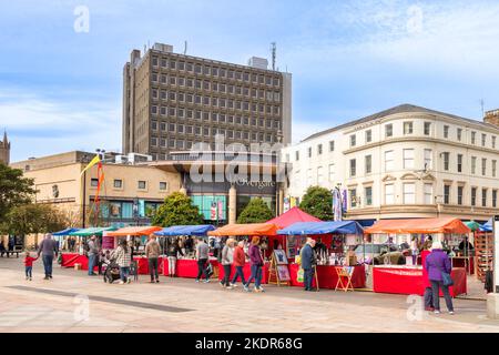 17. September 2022: Dundee, Schottland - Dundee Farmers' Market auf dem City Square, Dundee City. Stockfoto