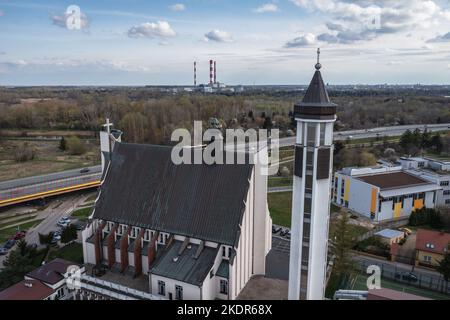 Siekierki Wallfahrtskirche unserer Lieben Frau und Siekierkowska-Route in Warschau, Hauptstadt von Polen Stockfoto