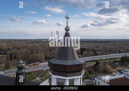 Siekierki Wallfahrtskirche unserer Lieben Frau und Siekierkowska-Route in Warschau, Hauptstadt von Polen Stockfoto