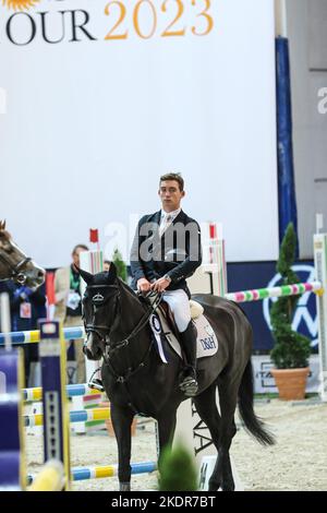 124. Ausgabe von Fieracavalli, Verona, Italien, 06. November 2022, Jack Whitaker (Pferd: Scenletha) LONGINES FEI Jumping World Cup Verona VOLSKWAGEN ac Stockfoto