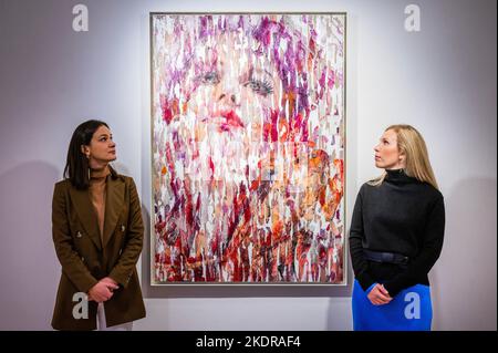 London, Großbritannien. 8.. November 2022. Sandra - Opera Gallery London präsentiert „fur & Feathers“, eine Ausstellung neuer Werke von Lita Cabellut, „wo die Tierseele und menschliche Figuren zusammenkommen“. Es ist auf ihrer neuen Galerie in der Burlington Arcade vom 9. November - 4. Dezember 2022. Kredit: Guy Bell/Alamy Live Nachrichten Stockfoto