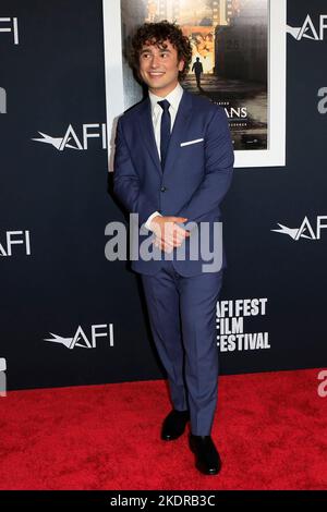 Los Angeles, Kalifornien. 6.. November 2022. Gabriel LaBelle bei der Ankunft zur FABELMANS-Premiere auf dem AFI FEST 2022, TCL Chinese Theatre, Los Angeles, CA, 6. November 2022. Kredit: Priscilla Grant/Everett Collection/Alamy Live Nachrichten Stockfoto