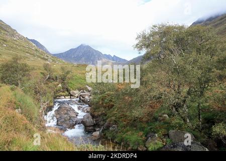 CIR Mhor steigt über Glen Rosa und Glenrosa Wasser die Isle of Arran North Ayrshire Schottland Stockfoto