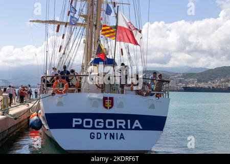 GENUA, ITALIEN 25. JUNI 2022 - das polnische Schiff Pogoria Gdynia liegt im Hafen von Genua, italien Stockfoto