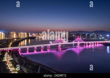 Qingyuan Stadt, provinz guangdong, die Stadt bei Nacht
