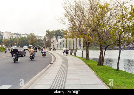 Da Lat, Vietnam - 2. November 2022: Lam Vien Platz am Abend unter Sonnenuntergang Stockfoto