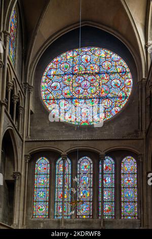 Dijon, Burgund/Frankreich - 27. August 2019: Detail eines Glasfenster der Kirche Notre Dame de Dijon in Dijon. Stockfoto