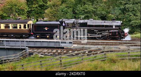 Erhaltene BR Standard Klasse 5MT No 73156 am Bahnhof Goathland, North Yorkshire Moors Railway. (Siehe Hinweis). Stockfoto