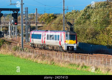 Transport für Wales Diesel-Mehreinheit der Klasse 175 nummeriert 007 gesehen Richtung Süden auf der West Coast Main Line in Winwick. Stockfoto