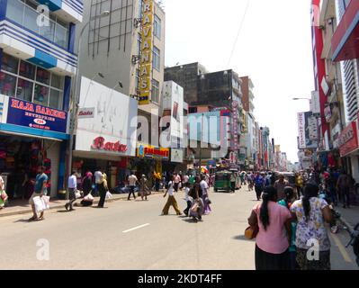 Eine geschäftige Straße in Colombo, Sri Lanka. Stockfoto