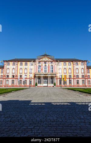 Bruchsal, Deutschland - 30. Juni 2022: Bruchsal Barockschloss Reise Architektur Portrait Format In Bruchsal, Deutschland. Stockfoto