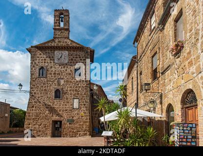 Palazzo Comunale oder Archives Palace, Piazza del Pretorio, Sovana, Toskana, Italien Stockfoto