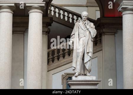 Italien, Lombardei, Mailand, Courtyrard von Brera, Luigi Cagnola Architekt Statue von Benedetto Cacciatori Bildhauer Datum 1849 Stockfoto