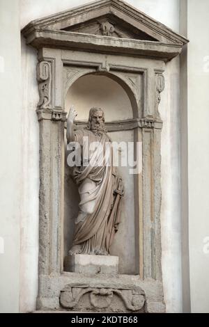 Italien, Lombardei, Mailand, Kirche San Giuseppe, Detail Fassade, Statue des heiligen Paulus von Luigi Scorzini Stockfoto