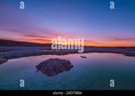 Qinghai Bergklippe Jade See Sonnenuntergang Stockfoto