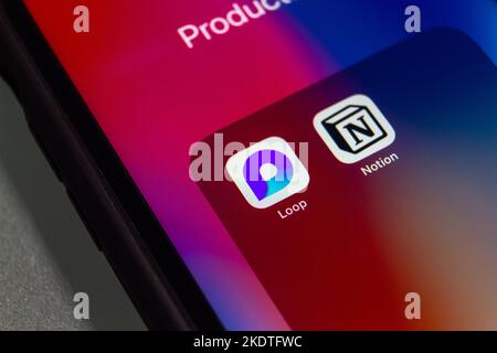 Vancouver, KANADA - Nov 4 2022 : Icons von Microsoft Loop und Notion App auf dem iPhone. Aufgabenverwaltung Microsoft 365 Collaboration Platform App-Konzept. Stockfoto
