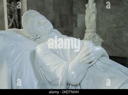 Marmorsarkophag Königin Luise, Mausoleum im Schloßgarten Charlottenburg, Charlottenburg-Wilmersdorf, Berlin, Deutschland Stockfoto