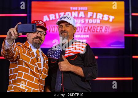 Die republikanische Partei nimmt ihre Show für einen letzten Hurra vor der Wahl am dienstag auf den Weg Stockfoto