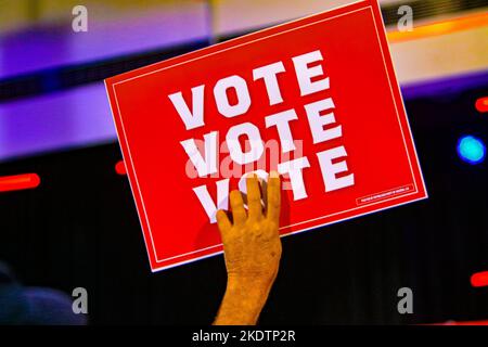 Die republikanische Partei nimmt ihre Show für einen letzten Hurra vor der Wahl am dienstag auf den Weg Stockfoto