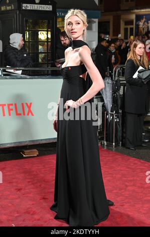 London, Großbritannien. 8.. November 2022. Elizabeth Debicki besucht Netflix präsentieren die Welt permiere - die fünfte Staffel der Krone im Theatre Royal, Drury Lane, am 8. November London, Großbritannien. Stockfoto
