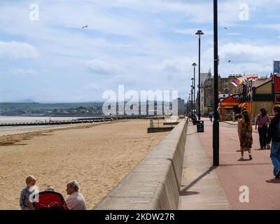 Portobello Beach Schottland - 25 2009. Juni; Promenade entlang der Uferpromenade im Morgenlicht. Stockfoto