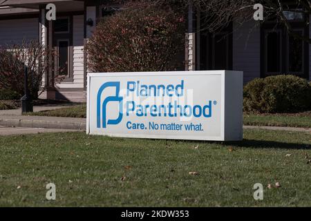 Ft. Wayne - ca. November 2022: Geplanter Elternhaus-Standort. Planned Parenthood bietet reproduktive Gesundheitsdienste in den USA. Stockfoto