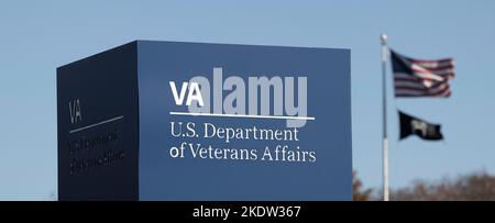 Ft. Wayne - ca. November 2022: U.S. Department of Veterans Affairs. Die VA bietet Militärveteranen Gesundheitsdienste an. Banner für Website oder Stockfoto