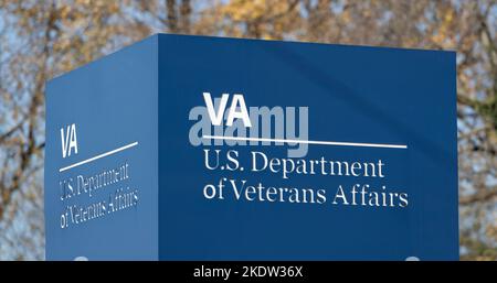 Ft. Wayne - ca. November 2022: U.S. Department of Veterans Affairs. Die VA bietet Militärveteranen Gesundheitsdienste an. Banner für Website oder Stockfoto