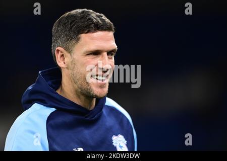 Cardiff, Großbritannien. 08.. November 2022. Mark Hudson Manager von Cardiff City beim Sky Bet Championship-Spiel Cardiff City gegen Hull City im Cardiff City Stadium, Cardiff, Großbritannien, 8.. November 2022 (Foto von Ashley Crowden/News Images) in Cardiff, Großbritannien am 11/8/2022. (Foto von Ashley Crowden/News Images/Sipa USA) Quelle: SIPA USA/Alamy Live News Stockfoto