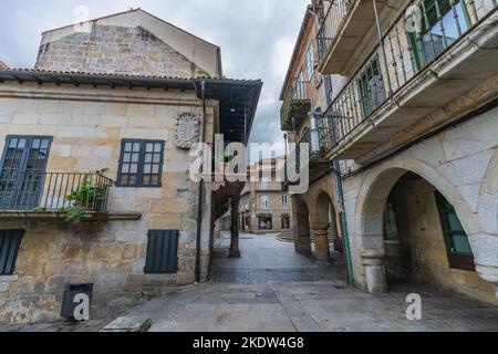 Pontevedra, Spanien, 9. Oktober 2022. Straße der Stadt Pontevedra, in Galicien, Spanien Stockfoto