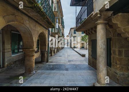 Pontevedra, Spanien, 9. Oktober 2022. Straße der Stadt Pontevedra, in Galicien, Spanien Stockfoto